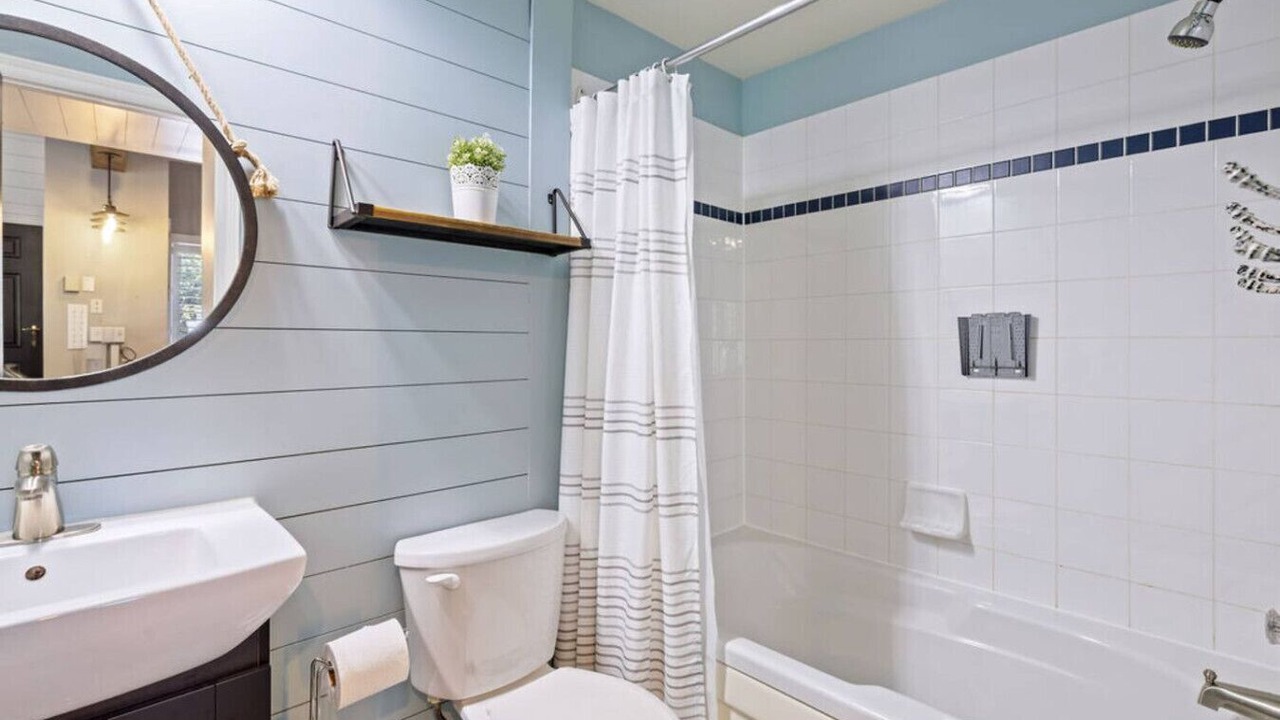 Photo of Bathroom in Craigleith