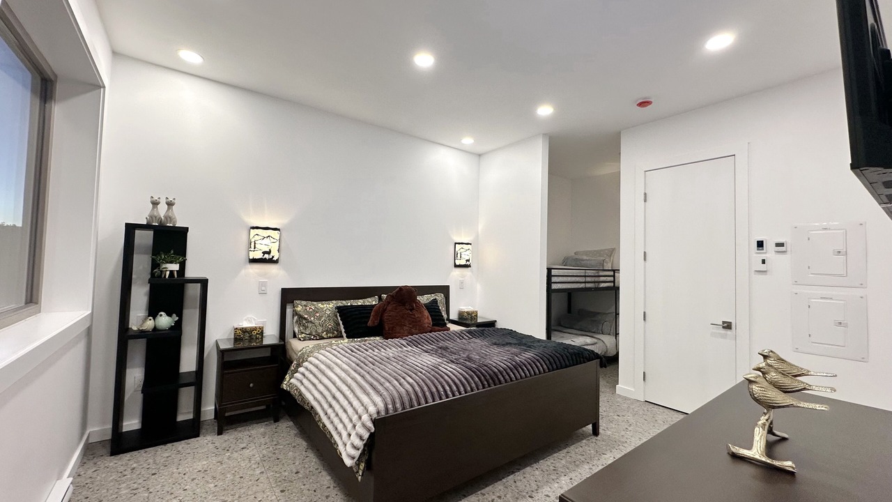 Photo of Bedroom in Courtenay