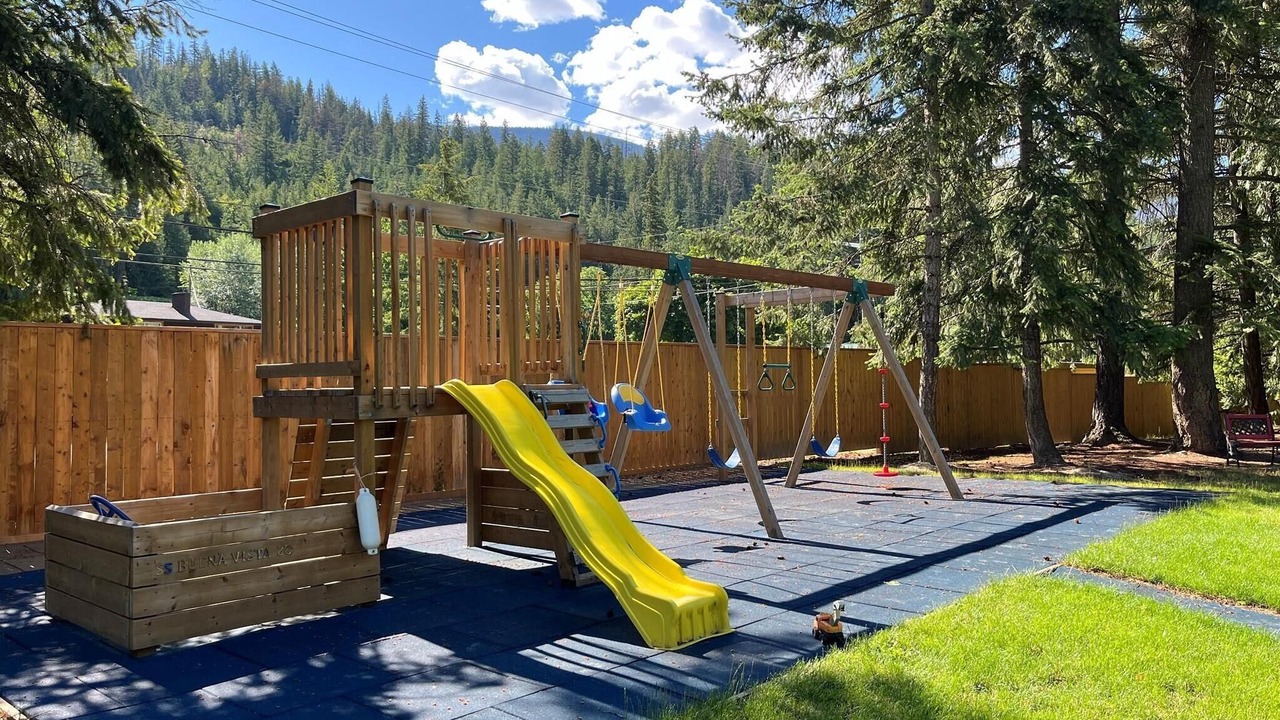 Photo of Others in Sicamous
