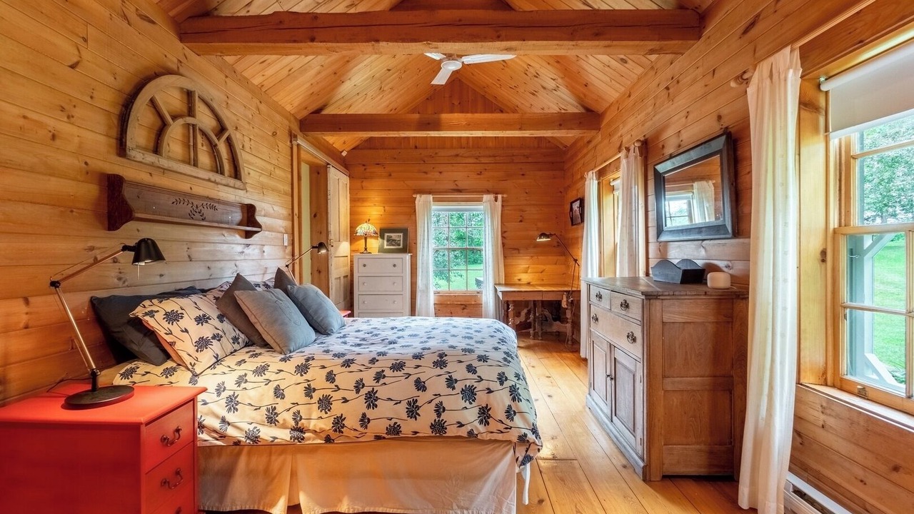 Photo of Bedroom in Lac-Brome