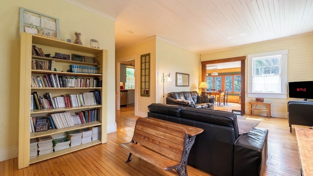 Photo of Livingroom in Lac-Brome