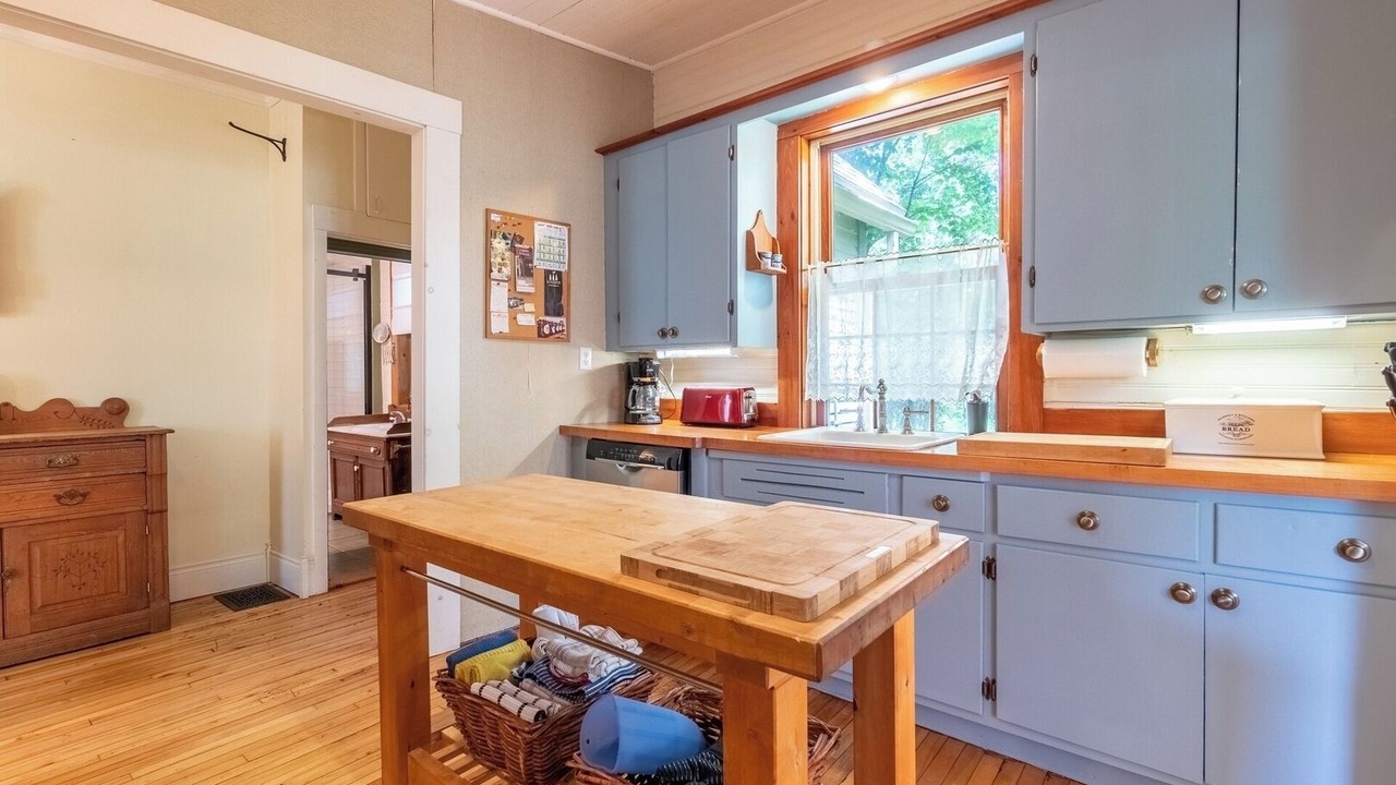 Photo of Kitchen in Lac-Brome