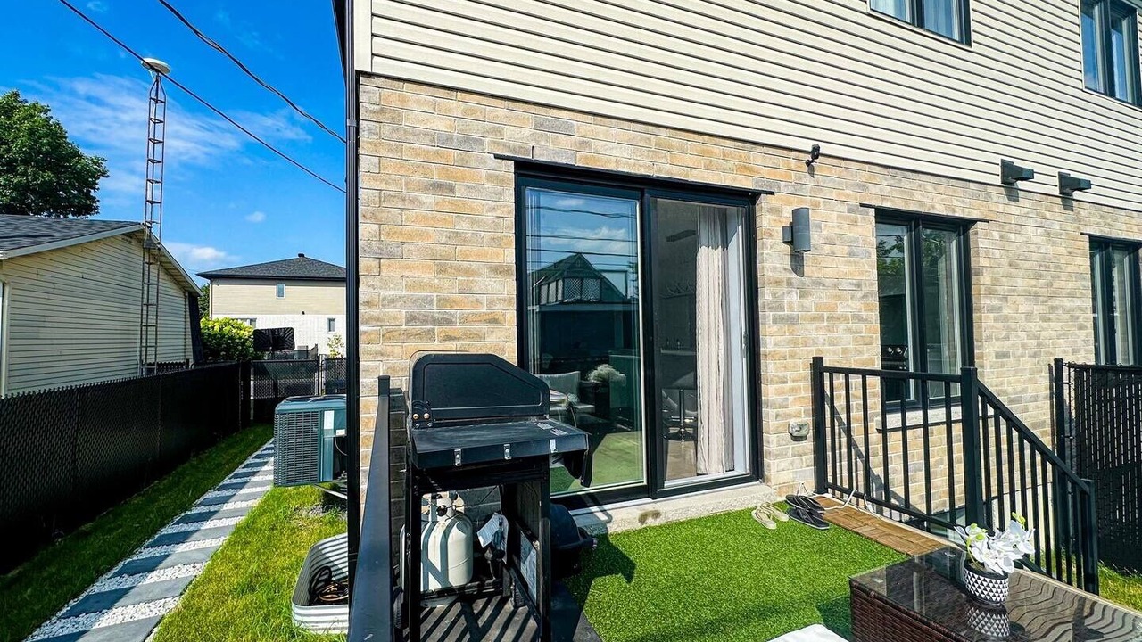 Photo of Patio Balcony in Saint-Hubert