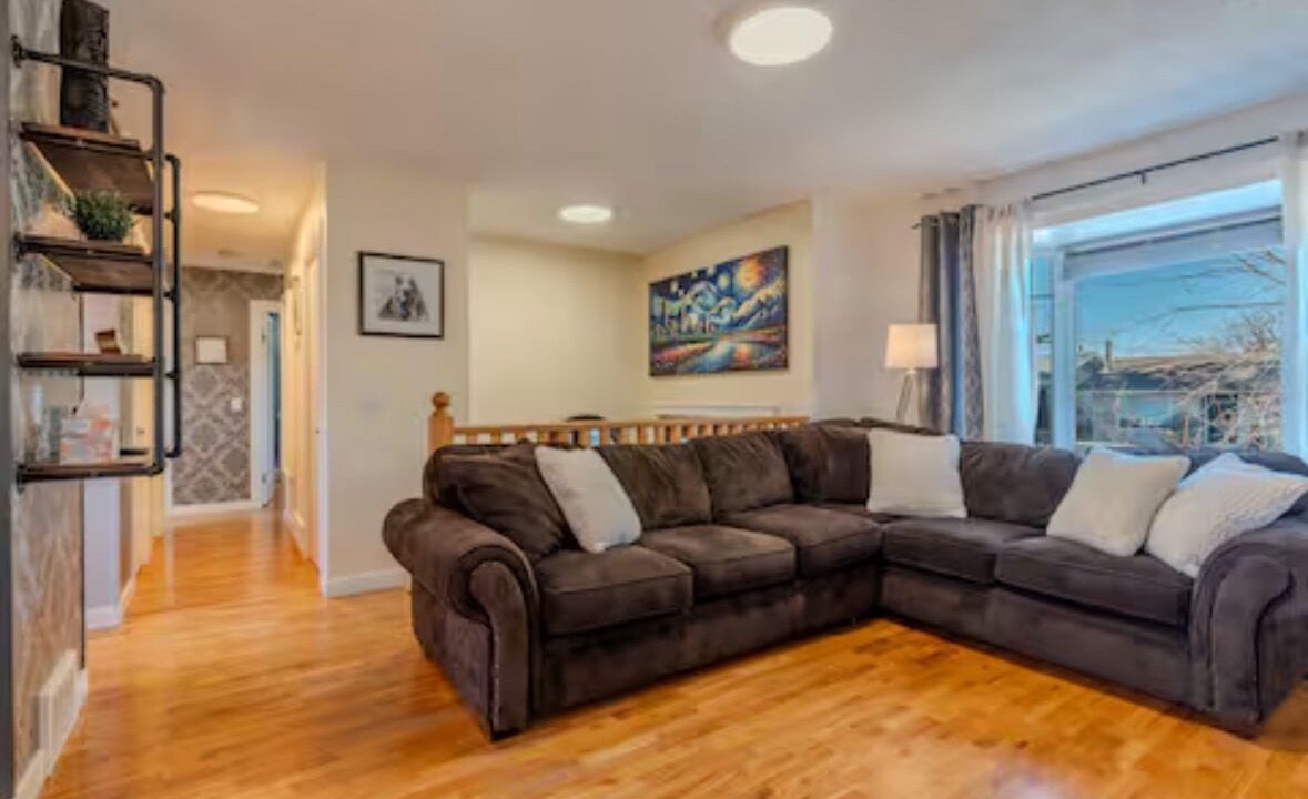 Photo of Livingroom in Airdrie