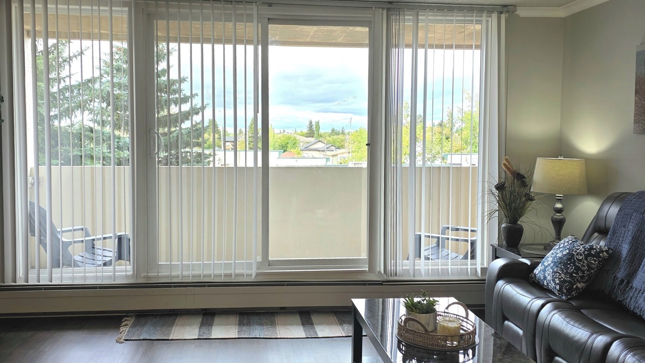 Photo of Livingroom in Red Deer