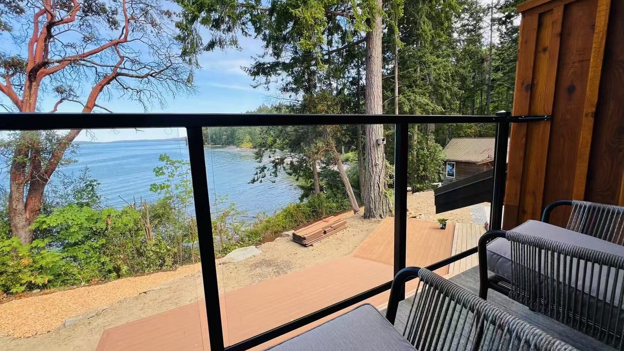 Photo of Patio Balcony in Yellow Point