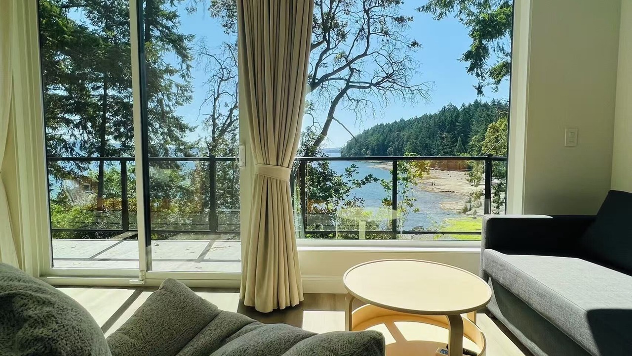 Photo of Livingroom in Yellow Point