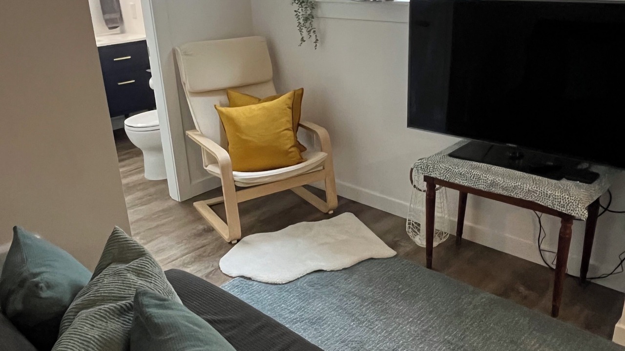 Photo of Livingroom in Colwood