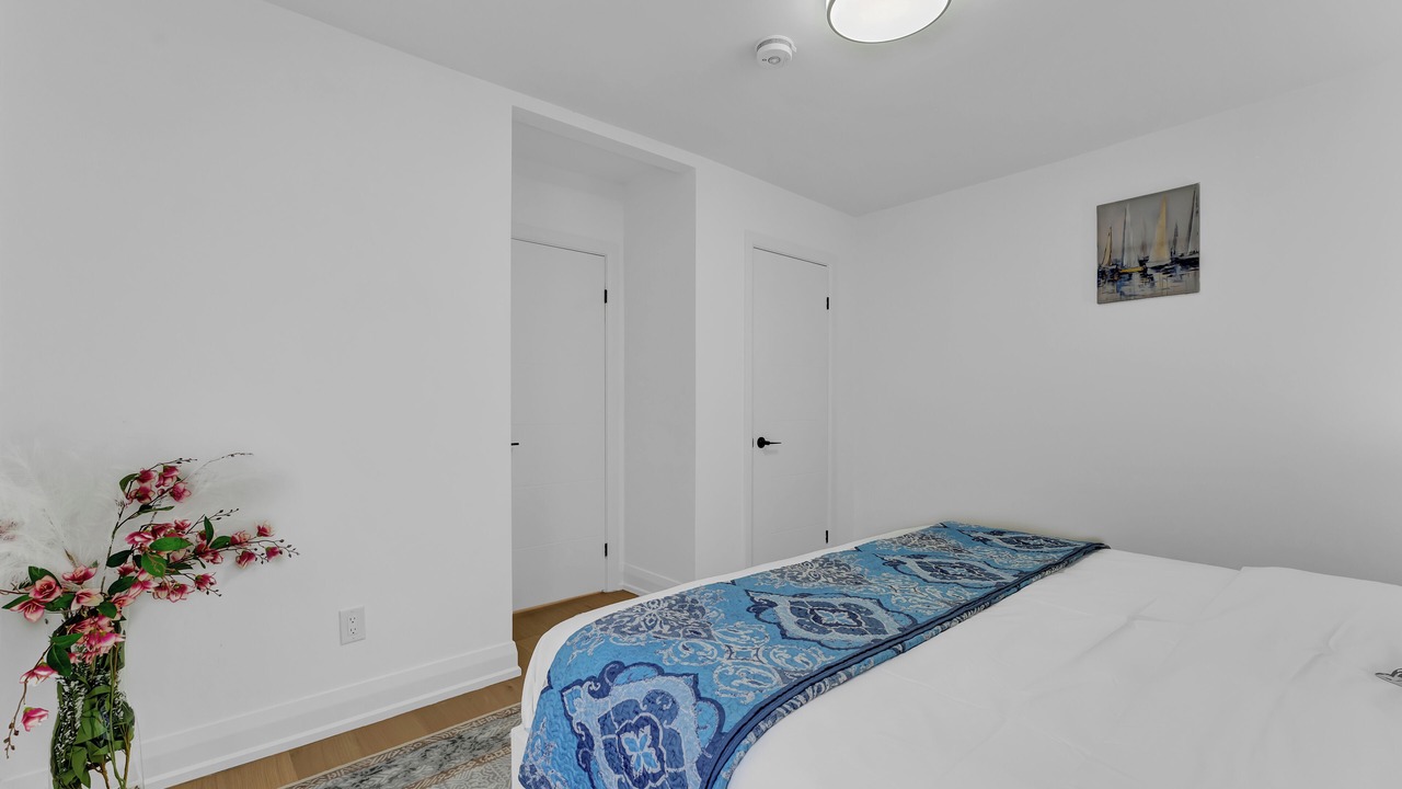 Photo of Bedroom in Lakeview