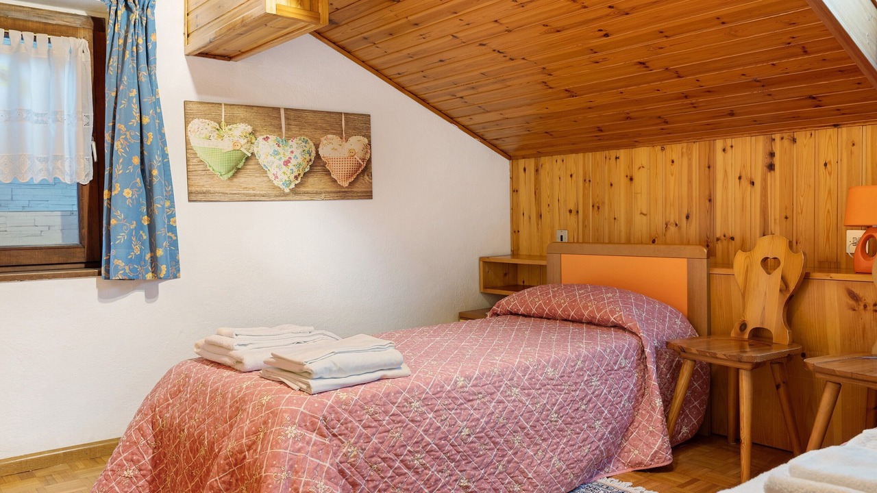 Photo of Bedroom in Molveno