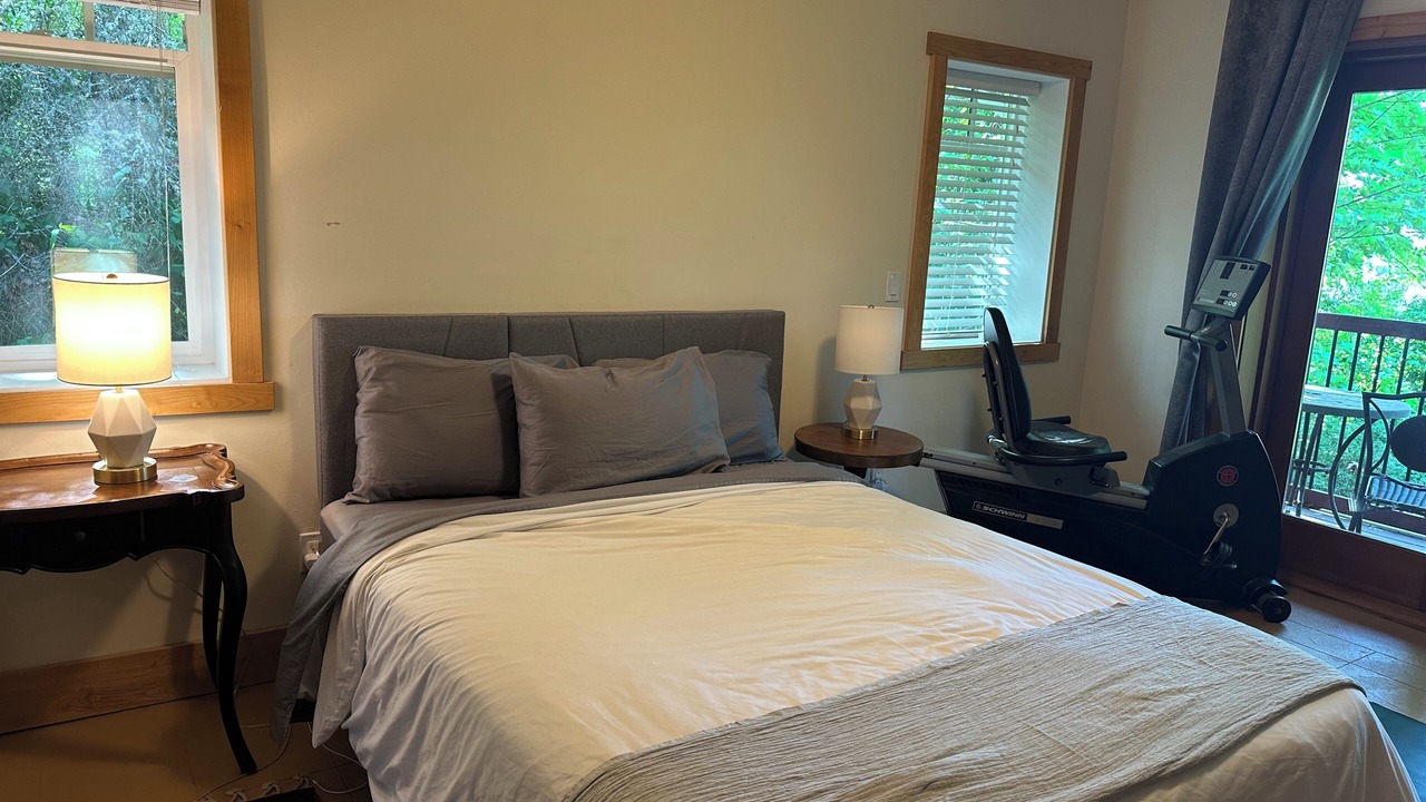 Photo of Bedroom in Cowichan Bay