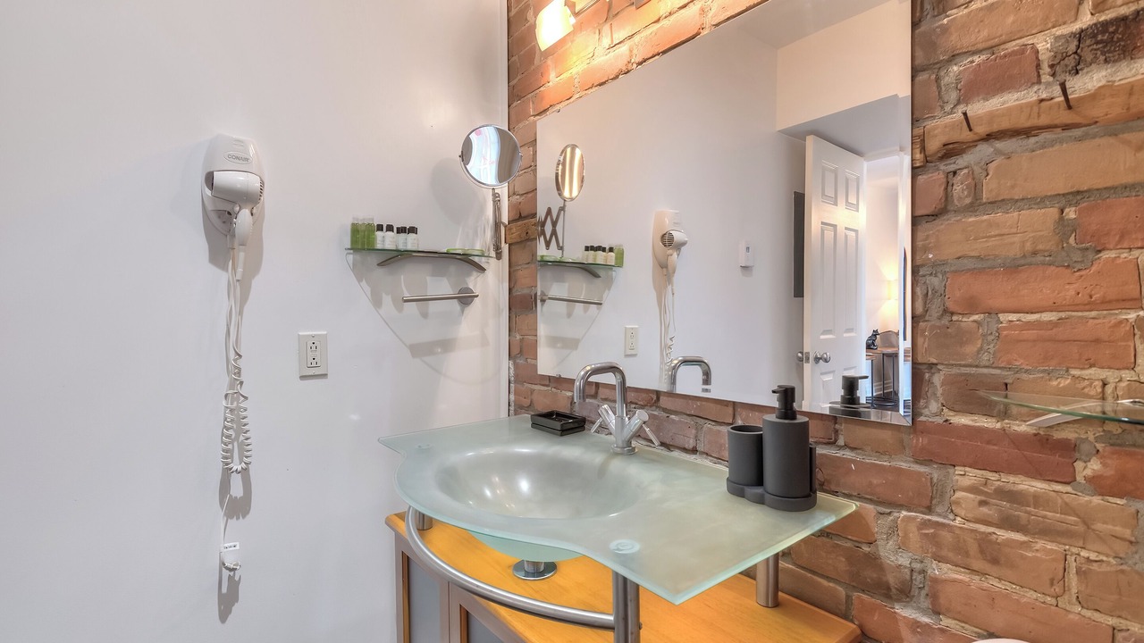 Photo of Bathroom in Ville-Marie