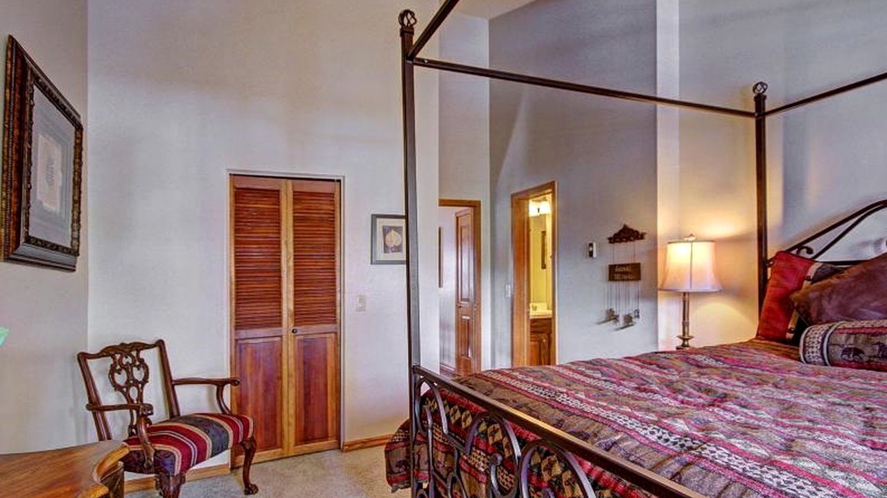 Photo of Bedroom in Warrior's Mark West