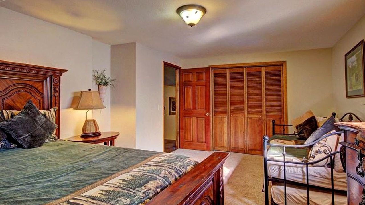Photo of Bedroom in Warrior's Mark West