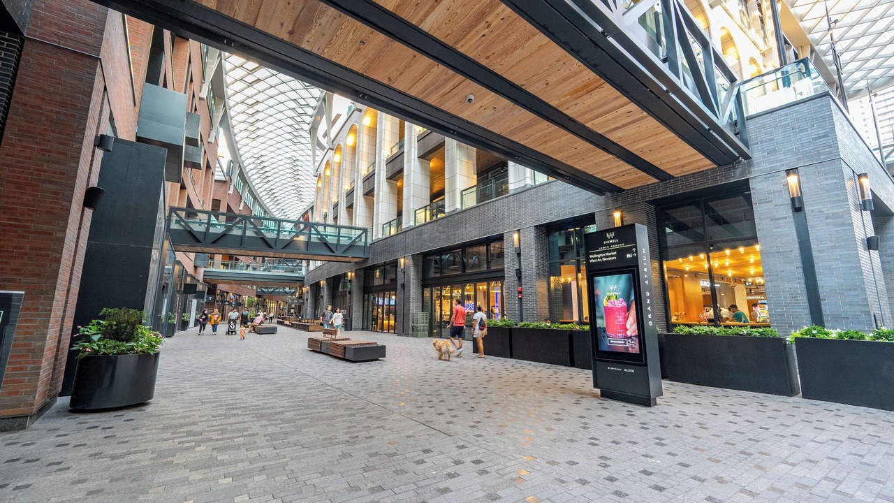 Photo of Others in Fashion District