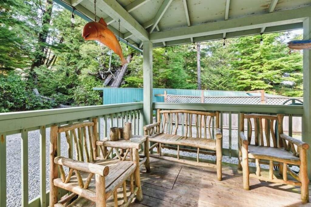 Photo of Patio Balcony in Ucluelet