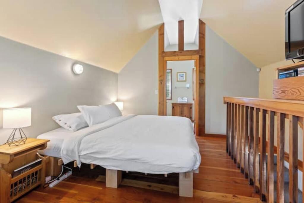 Photo of Bedroom in Ucluelet