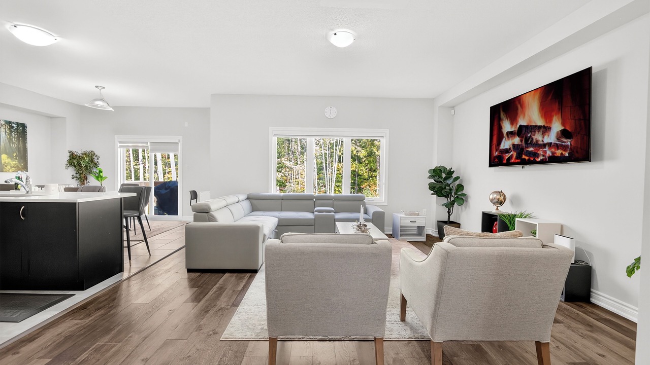 Photo of Livingroom in Gravenhurst