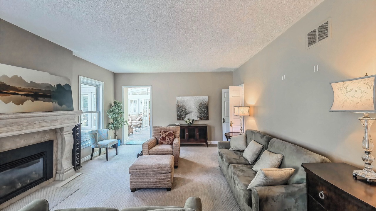 Photo of Livingroom in Aurora