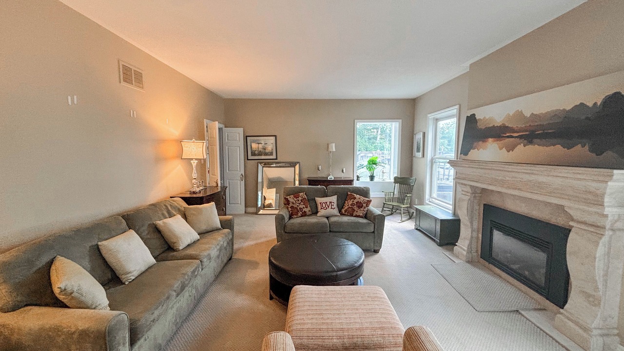 Photo of Livingroom in Aurora