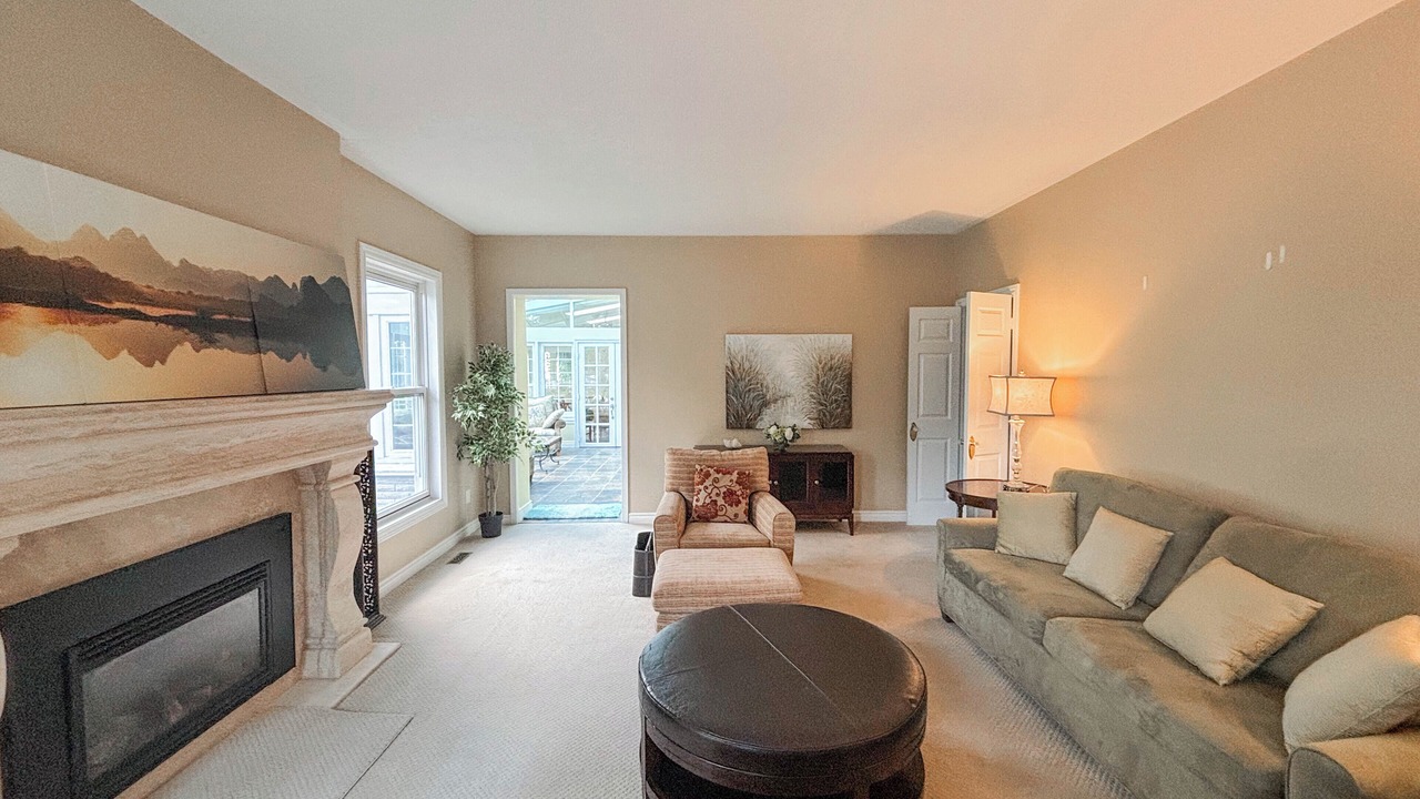 Photo of Livingroom in Aurora