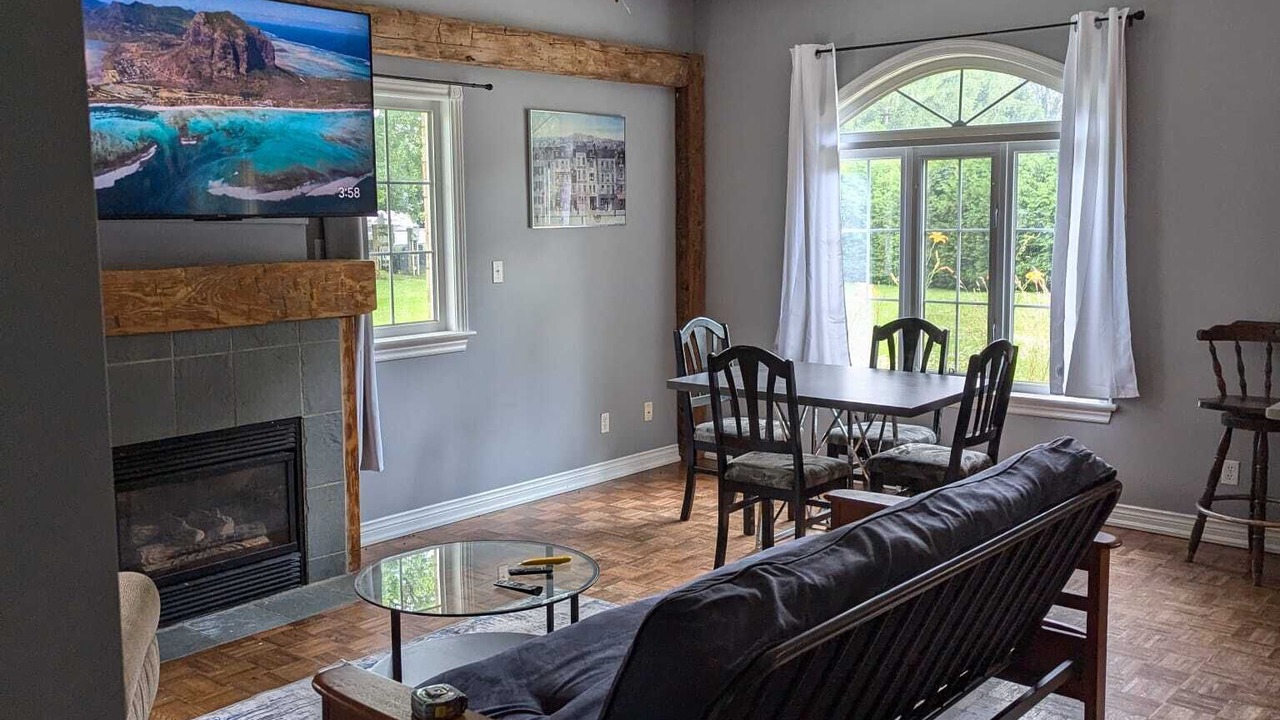 Photo of Livingroom in Durham Region