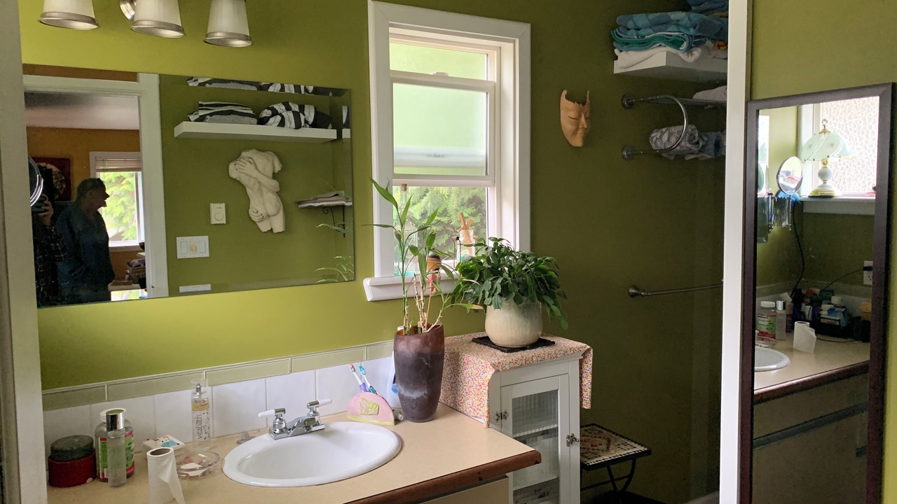 Photo of Bathroom in Regional District of Nanaimo