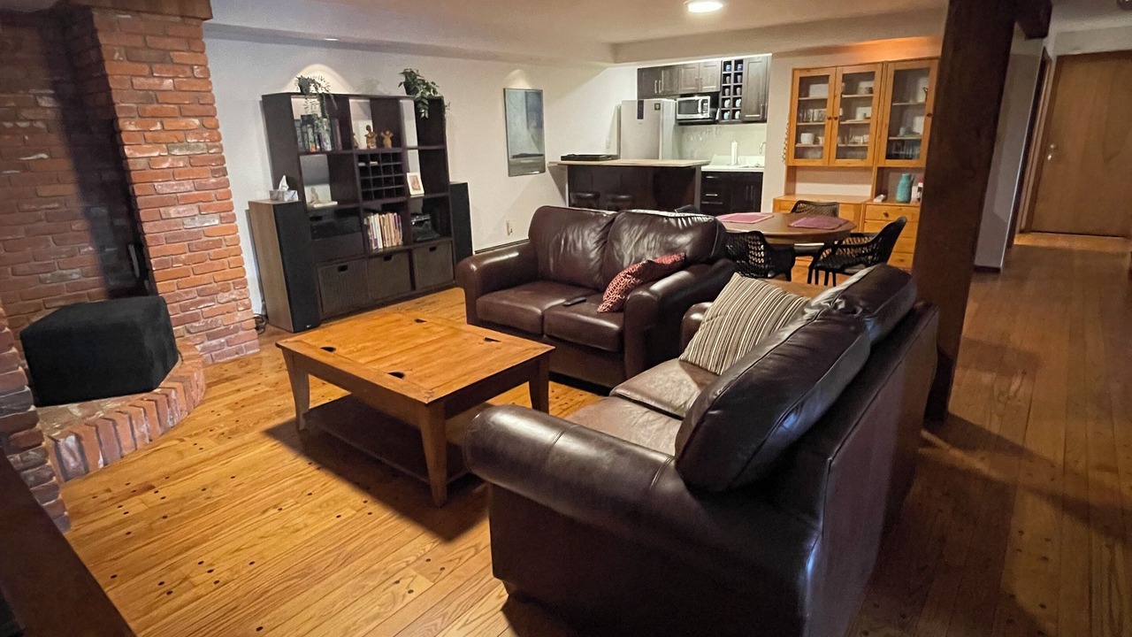 Photo of Livingroom in Saanich