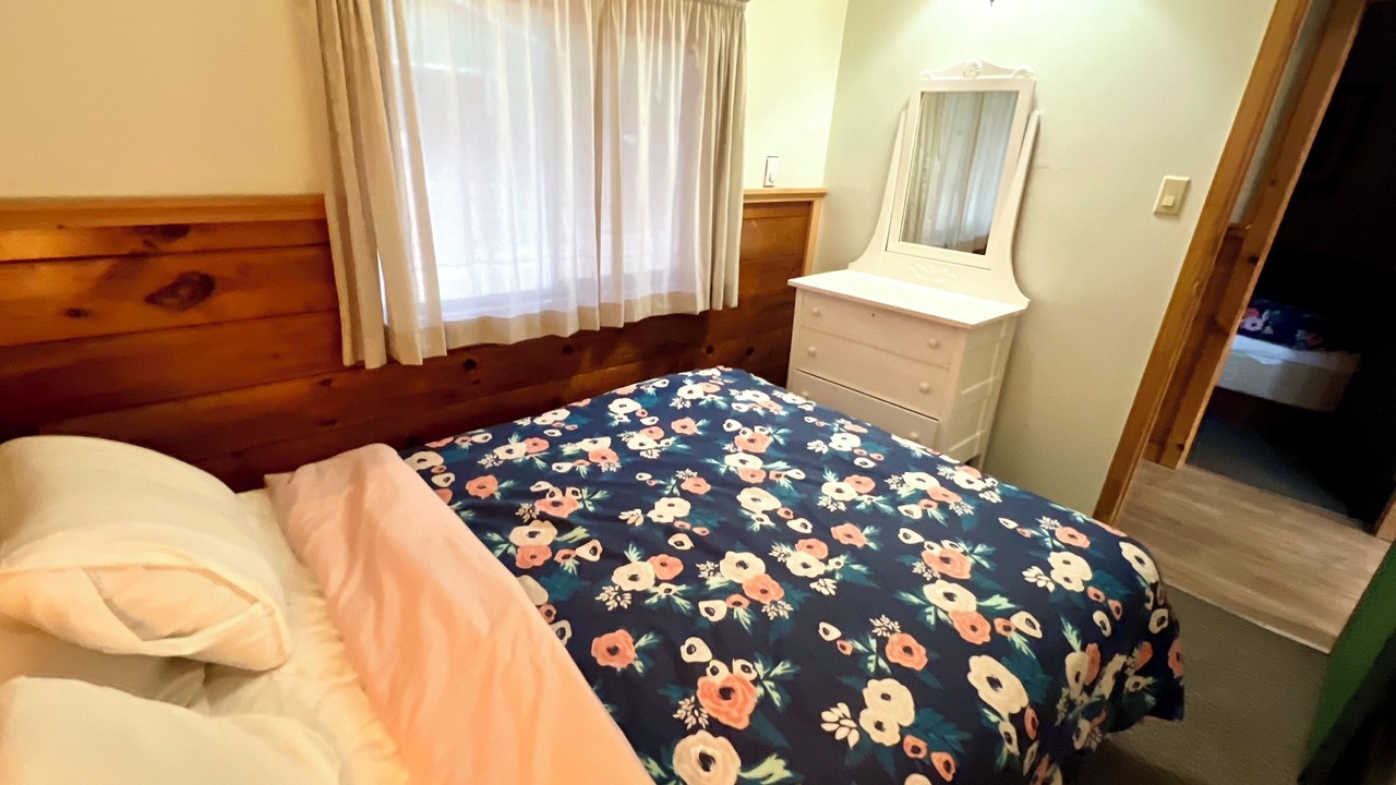 Photo of Bedroom in Bracebridge