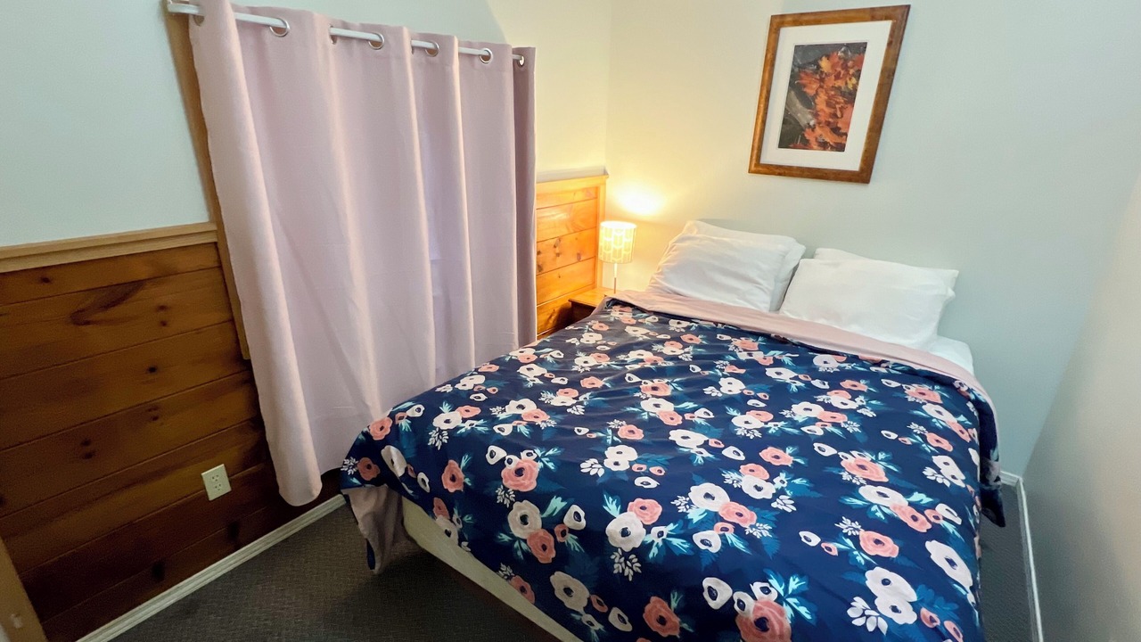 Photo of Bedroom in Bracebridge