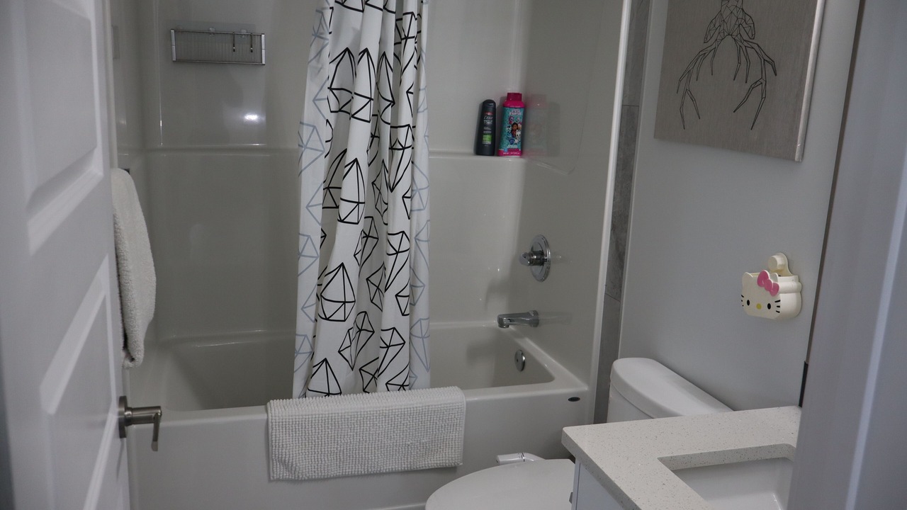 Photo of Bathroom in Leduc County