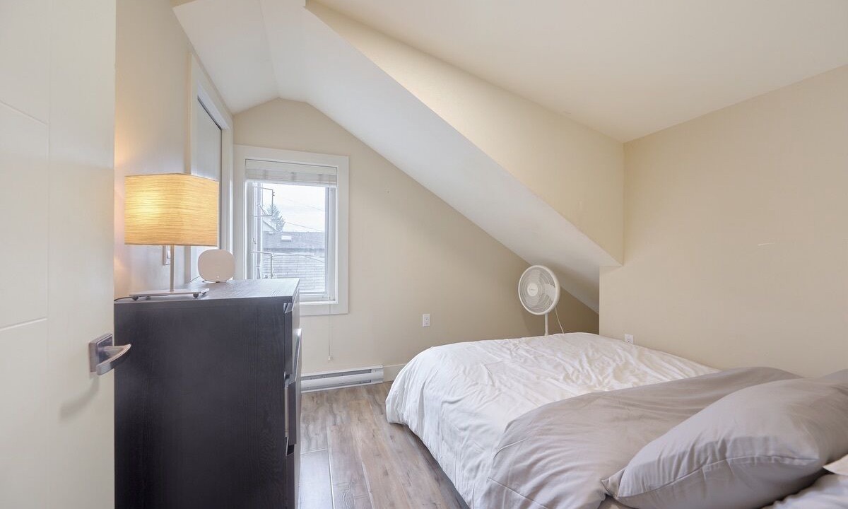 Photo of Bedroom in Sunset