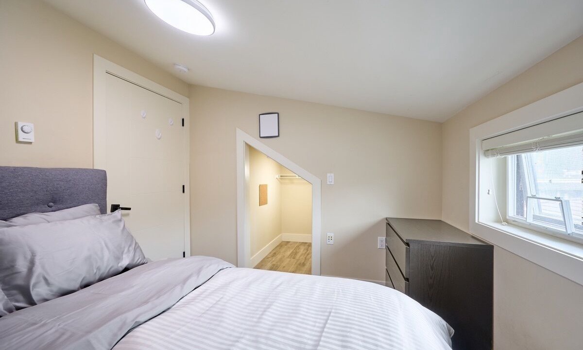 Photo of Bedroom in Sunset