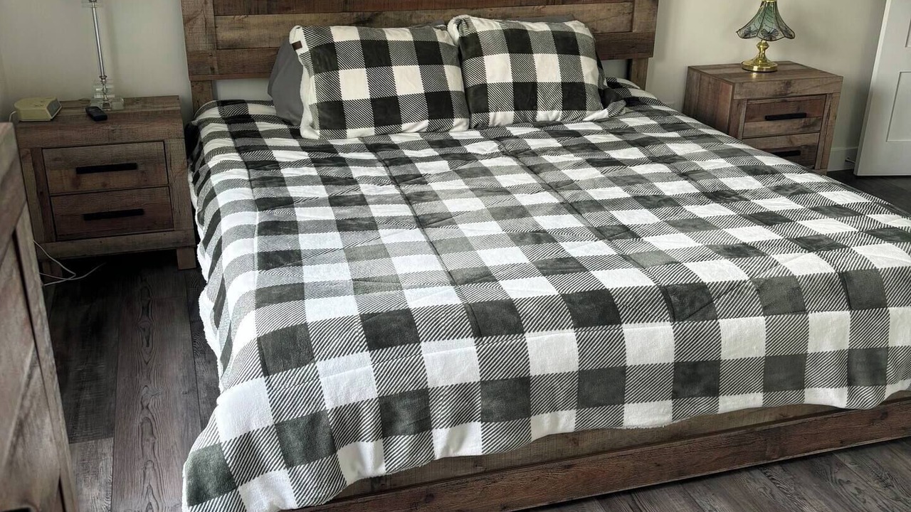 Photo of Bedroom in Val-des-Monts