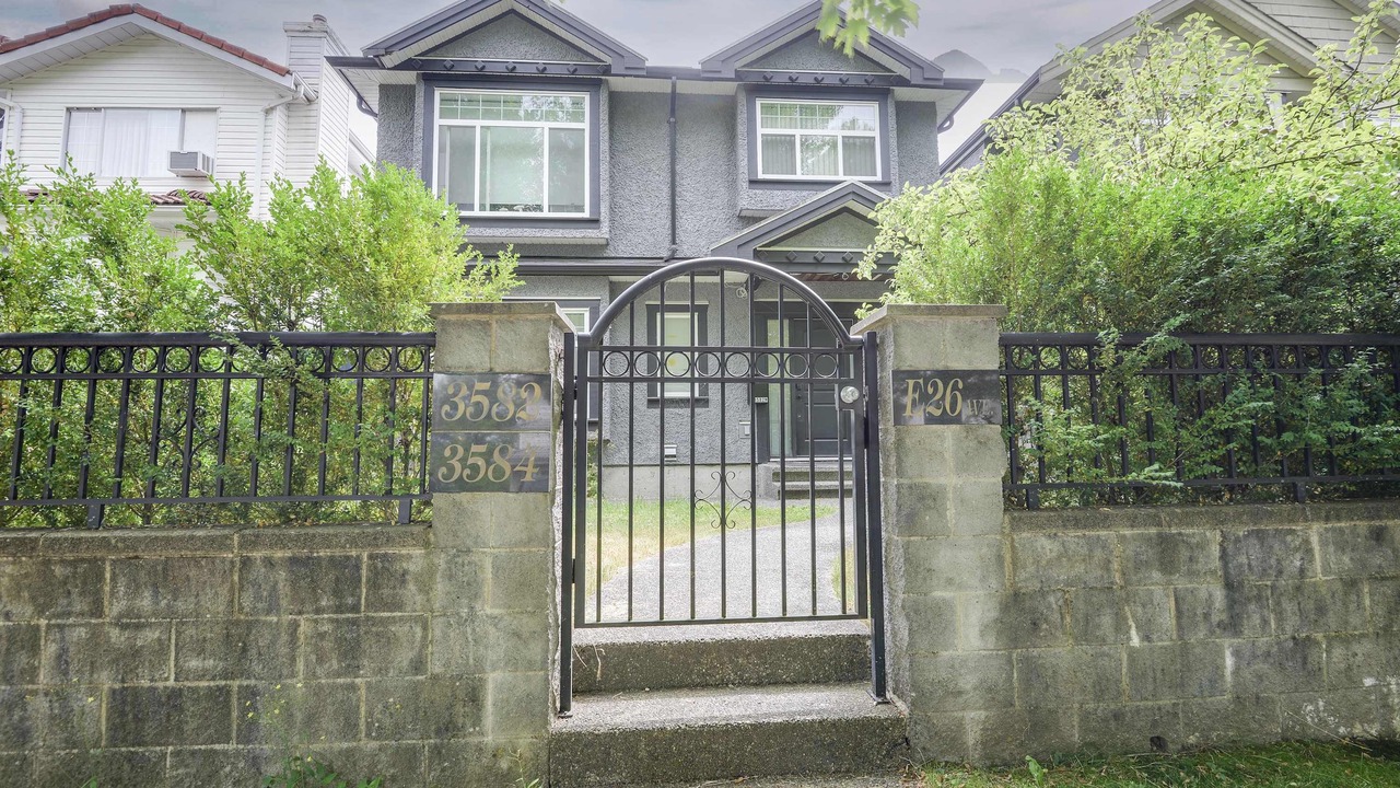 Photo of Outdoor in Renfrew-Collingwood