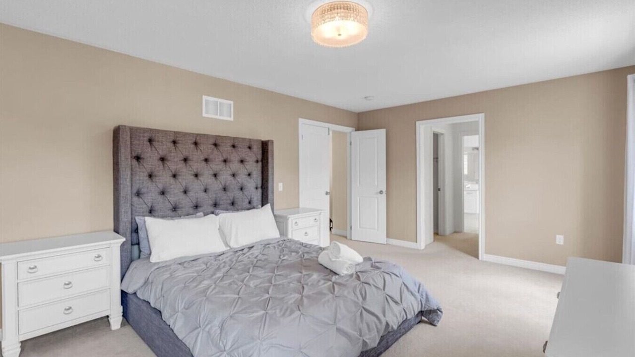 Photo of Bedroom in Thorold