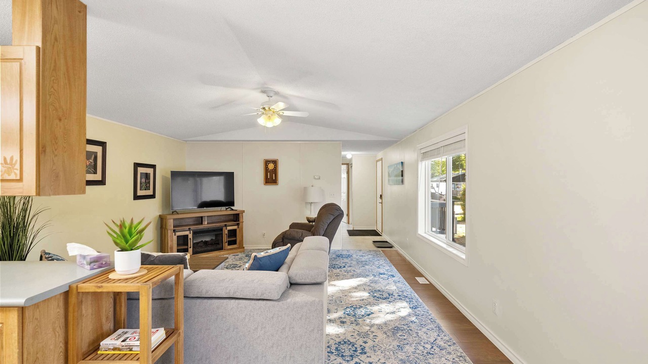 Photo of Livingroom in Sylvan Lake