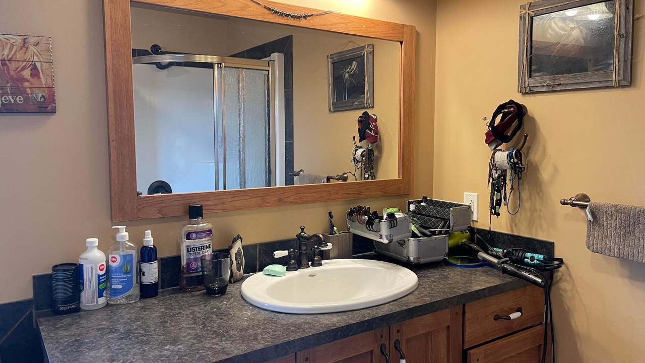Photo of Bathroom in Division No. 11