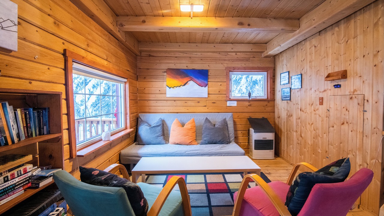 Photo of Livingroom in Tagish