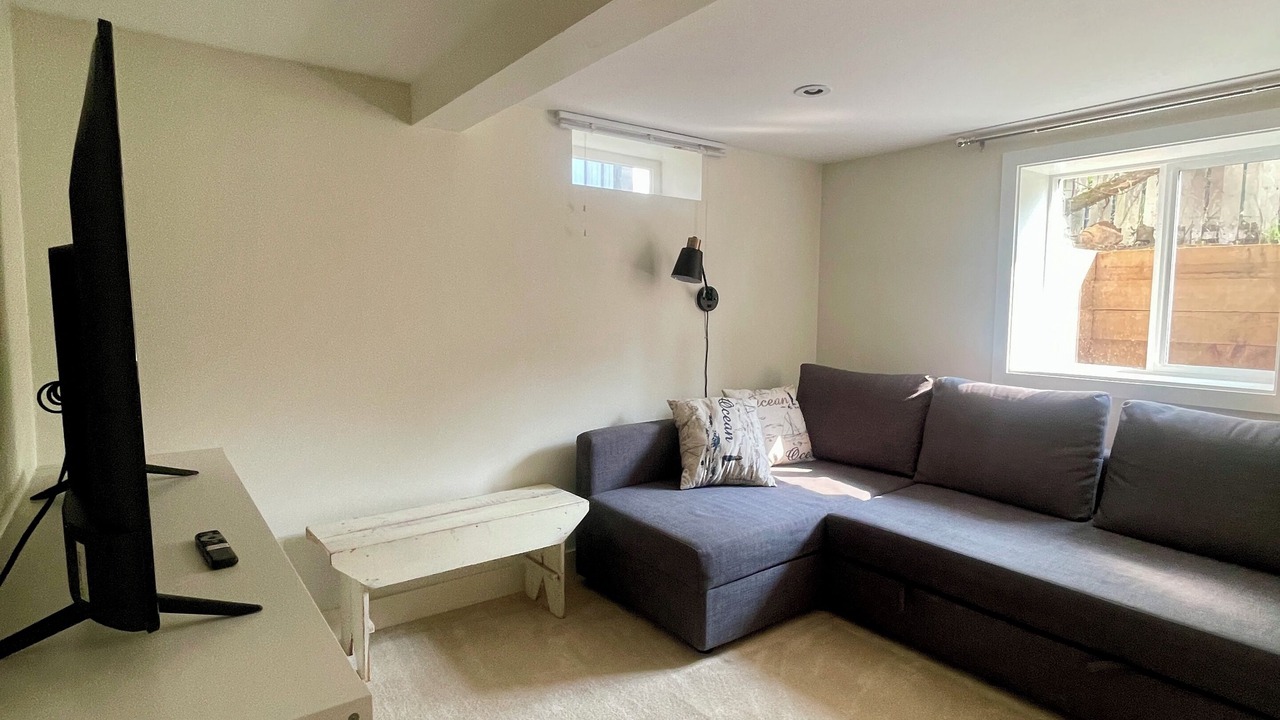 Photo of Livingroom in Shawnigan Lake