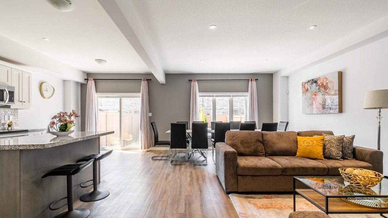 Photo of Livingroom in Stoney Creek