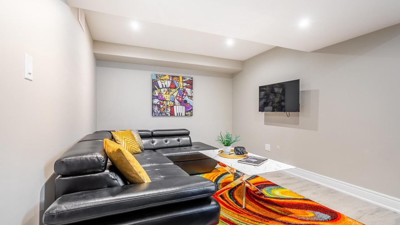 Photo of Livingroom in Stoney Creek