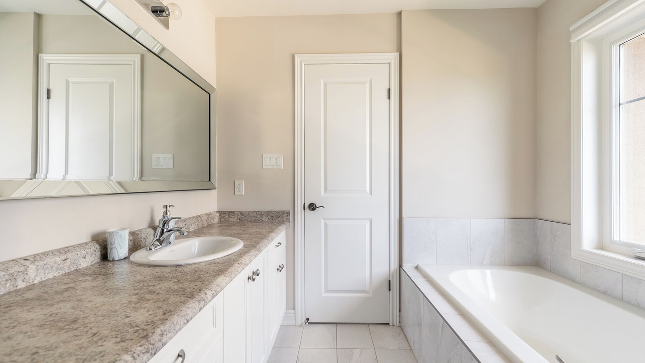 Photo of Bathroom in Stoney Creek