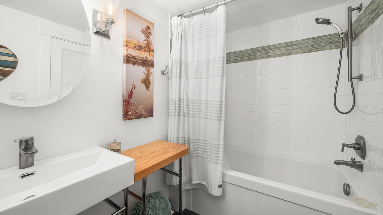 Photo of Bathroom in Saanich East