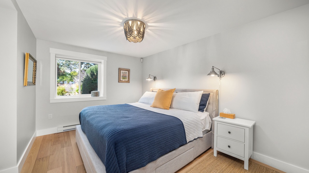 Photo of Bedroom in Saanich East