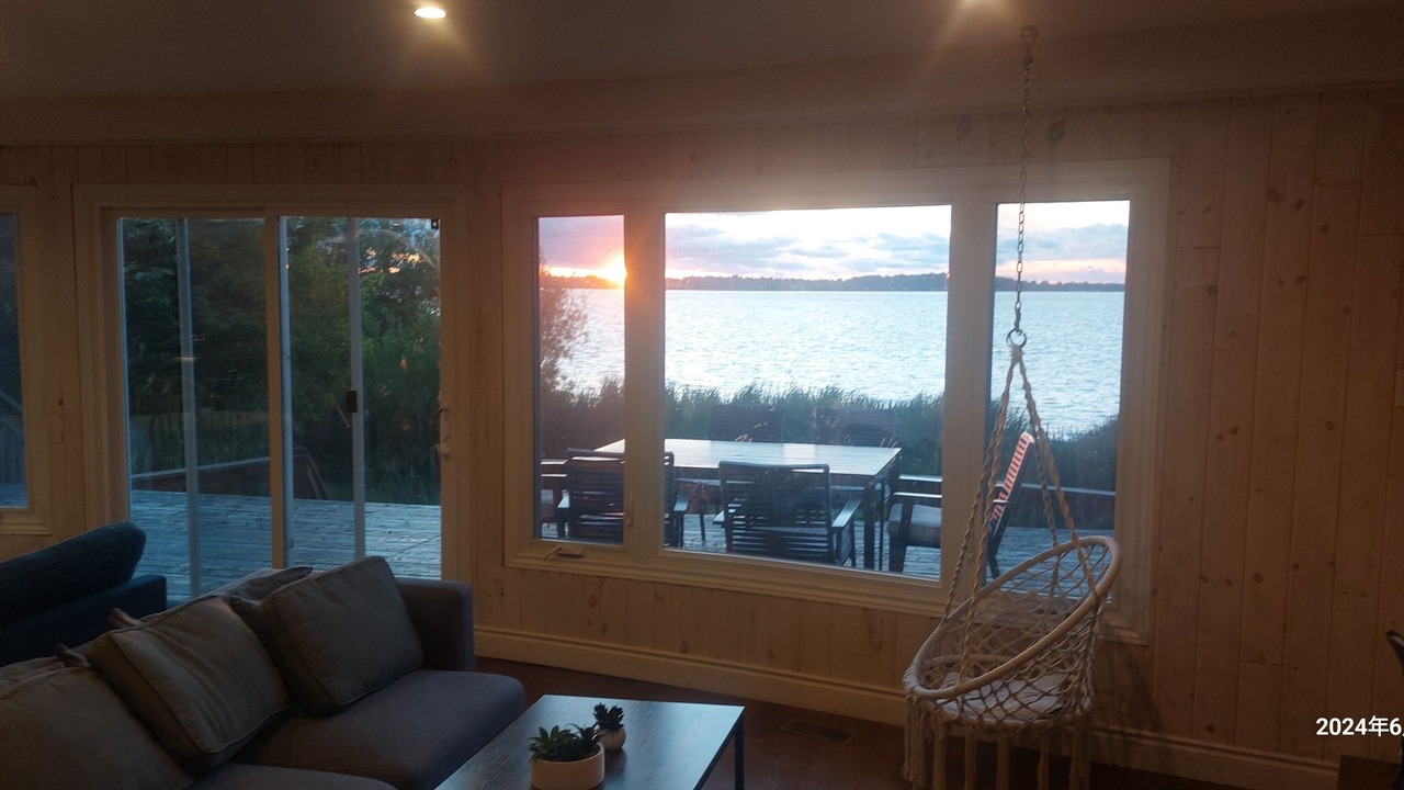 Photo of Livingroom in Scugog