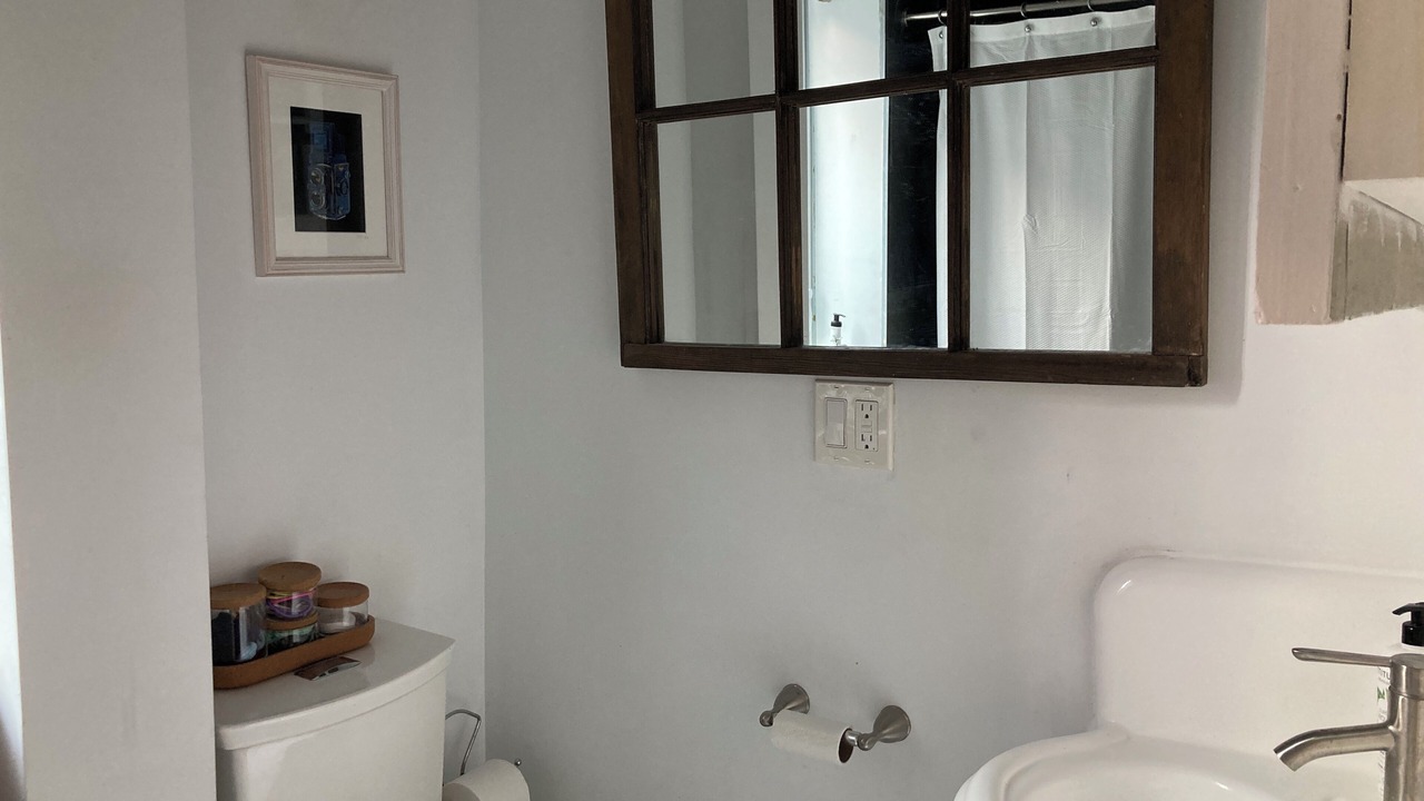 Photo of Bathroom in Little Portugal