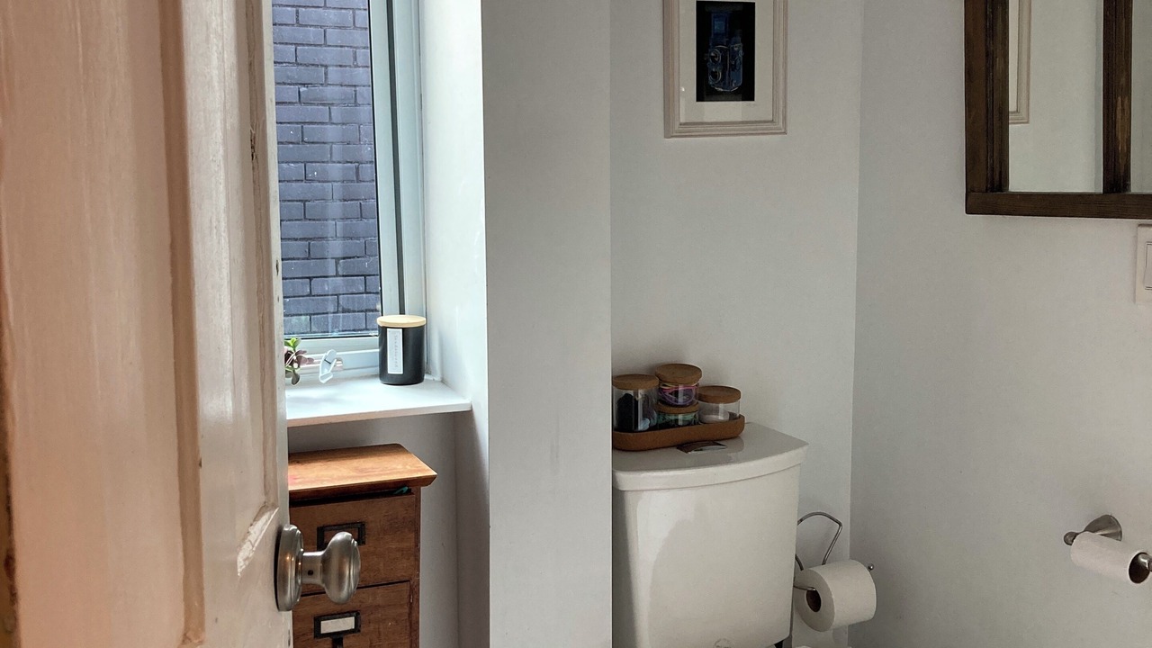 Photo of Bathroom in Little Portugal