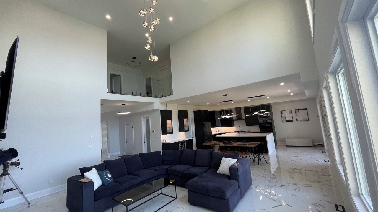 Photo of Livingroom in Victoria Harbour