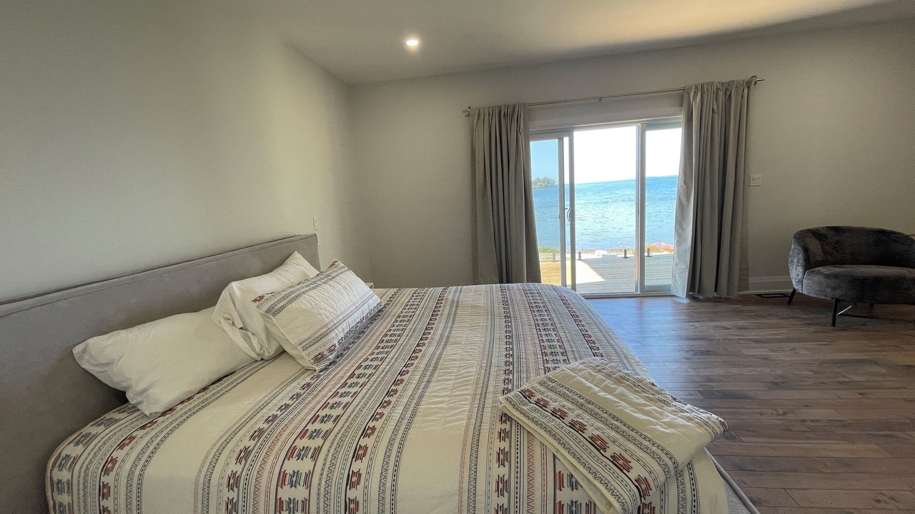 Photo of Bedroom in Victoria Harbour